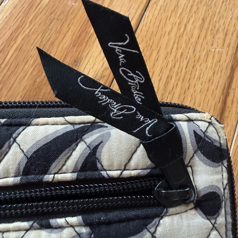 Vera Bradley Black and Tan Quilted Wallet - Picture 3 of 8